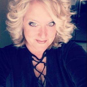 Meet your Posher, Leigh